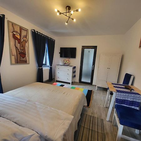 Pensiunea Casa Dacilor Podeni Esterno foto