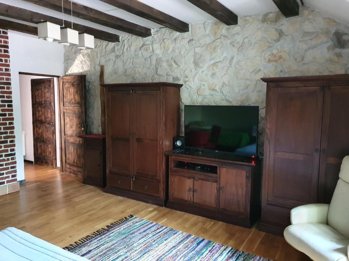 Pensiunea Casa Dacilor Podeni Esterno foto
