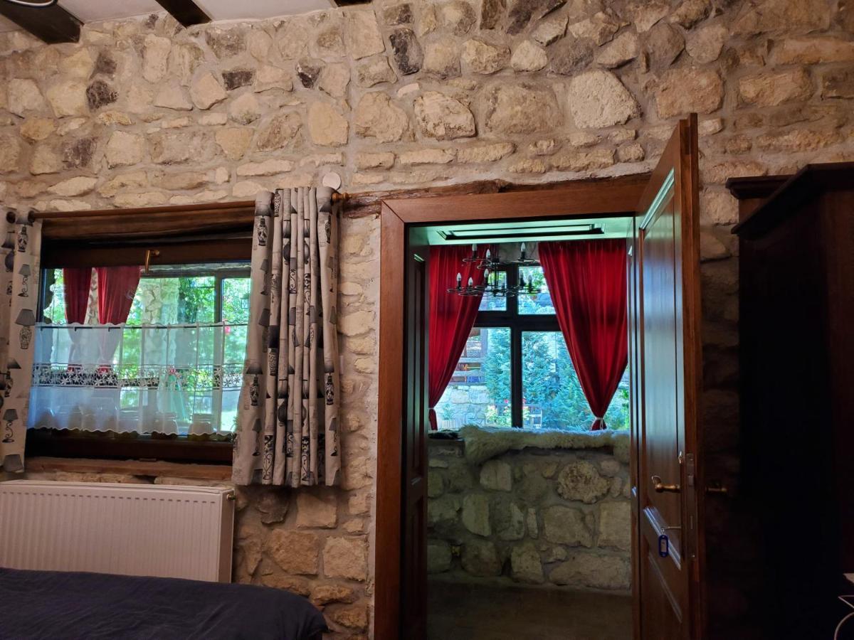 Pensiunea Casa Dacilor Podeni Esterno foto