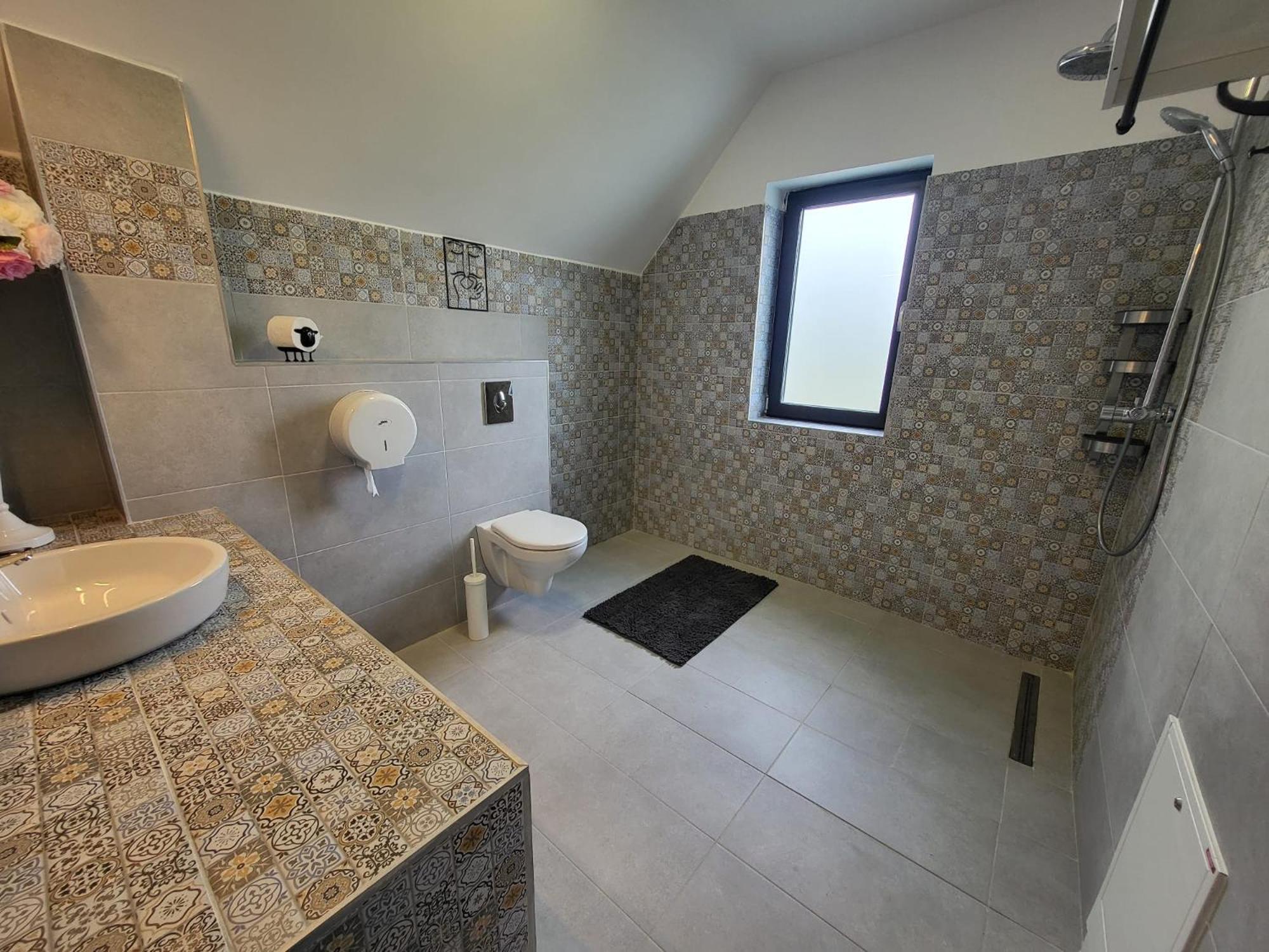 Pensiunea Casa Dacilor Podeni Esterno foto