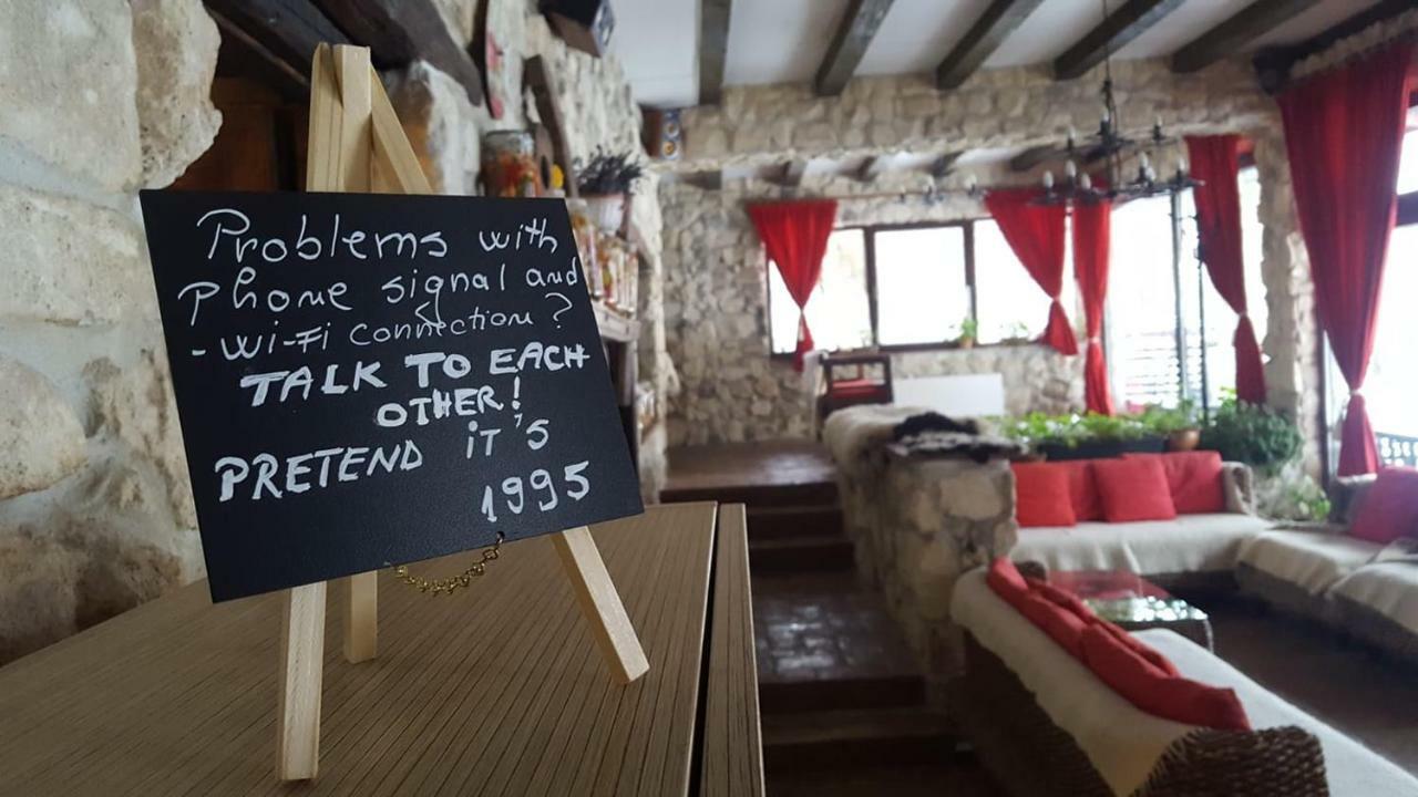 Pensiunea Casa Dacilor Podeni Esterno foto